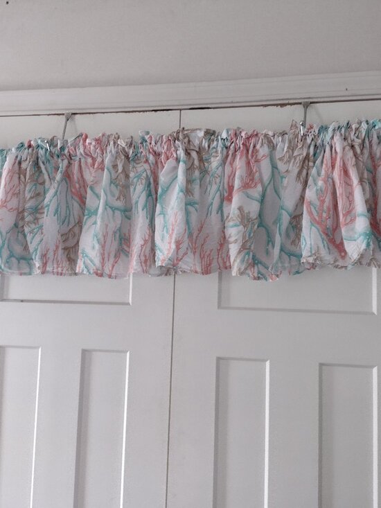 Unknown Other - Set of 3 Nautical Valances of Multicolor Coral on a White Background